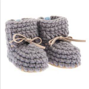 Sweater Moccs